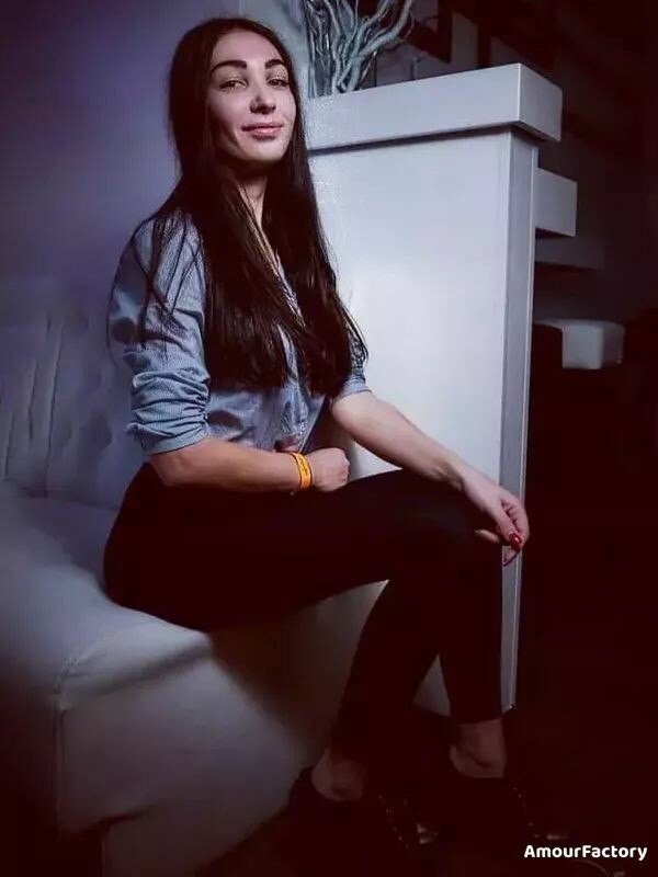 Natalya, 25