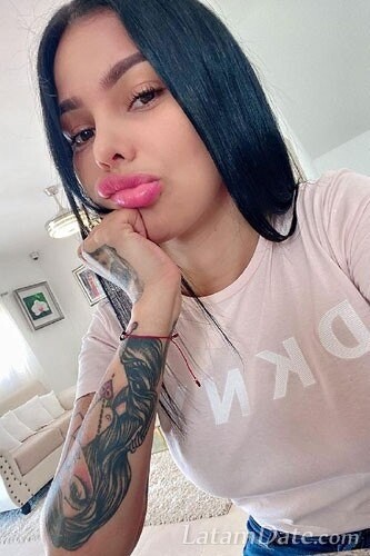 Vivian, 33