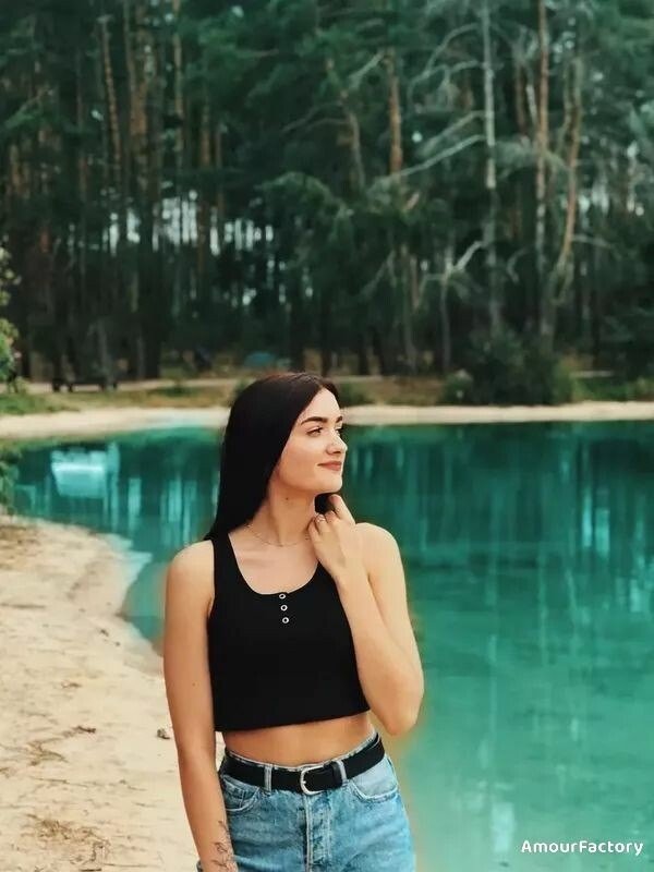 Yulia, 24