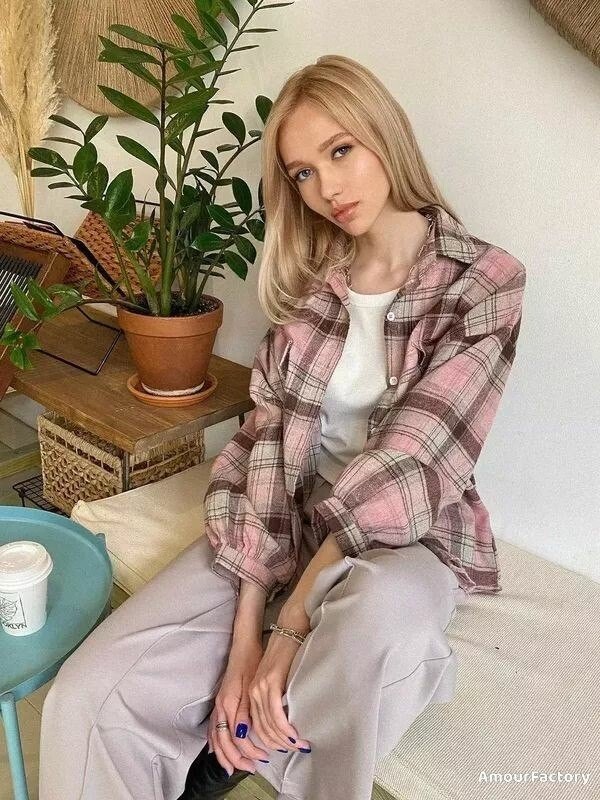 Iryna, 19